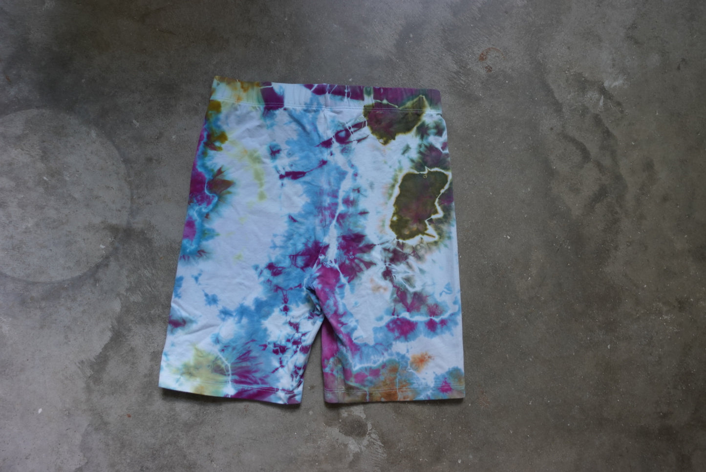Ultrasummer high waisted bike shorts (L/XL)