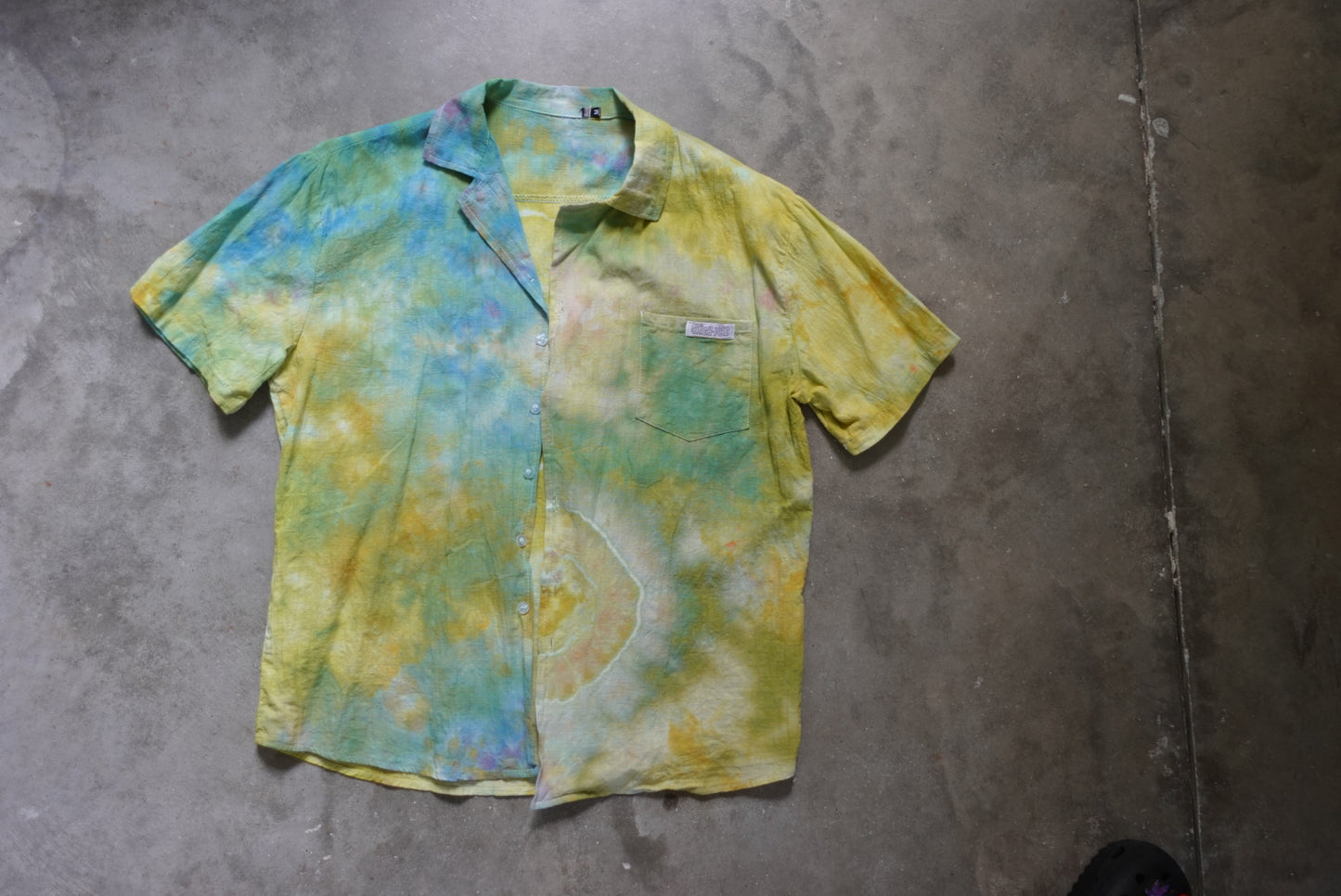 Beach wizard button down camp shirt (M)