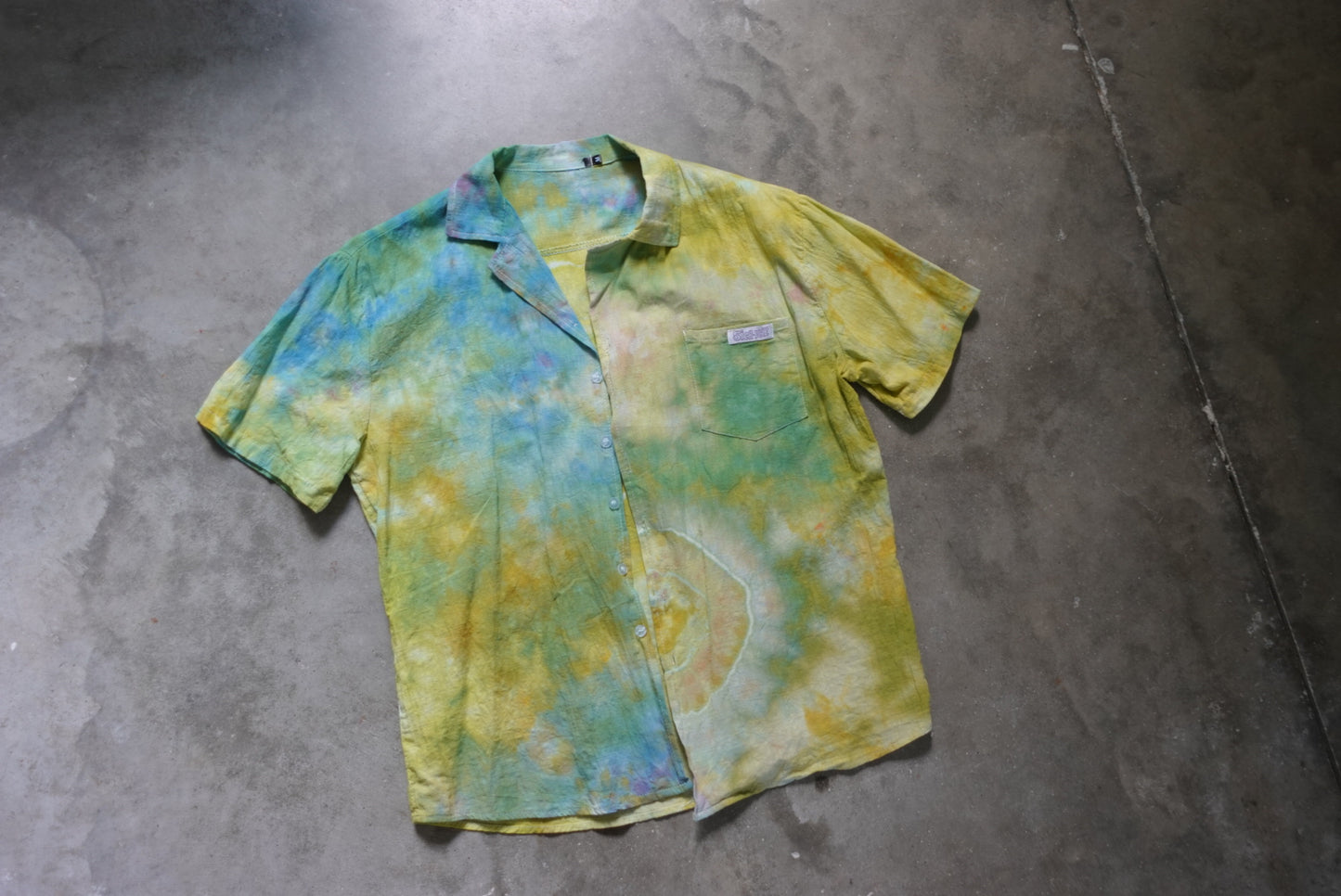 Beach wizard button down camp shirt (M)